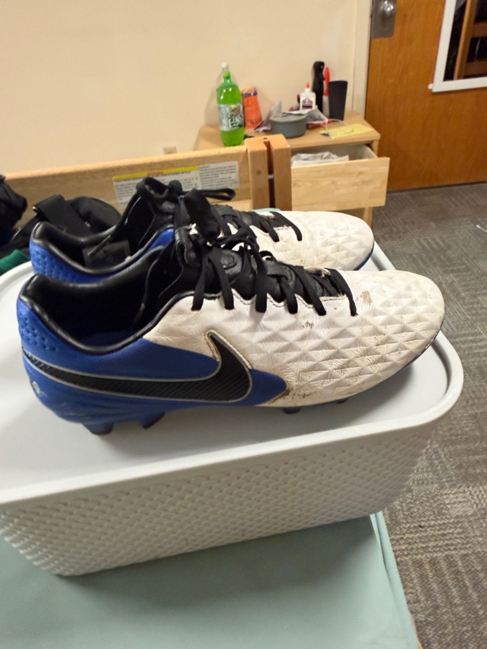 Nike White and Blue Quilted Soccer Cleats with Black Swoosh